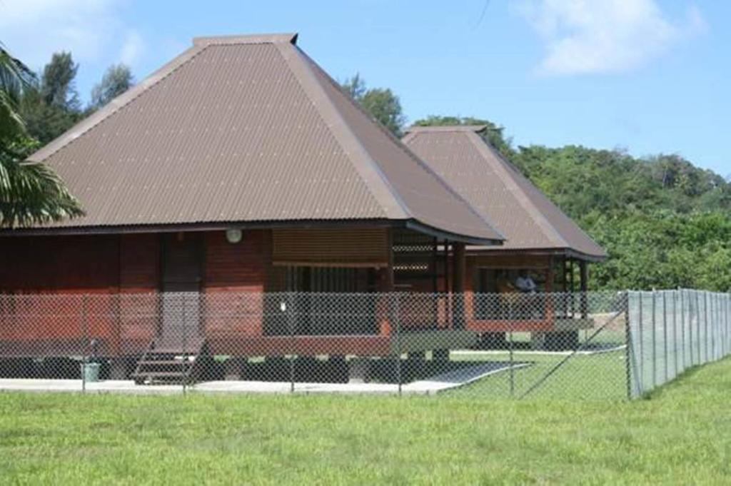 Raiatea Airport Bungalow Uturoa Exterior foto